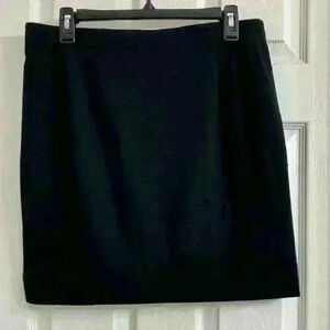 Black Mini Skirt by Simply Vera Vera Wang Size M Like New condition